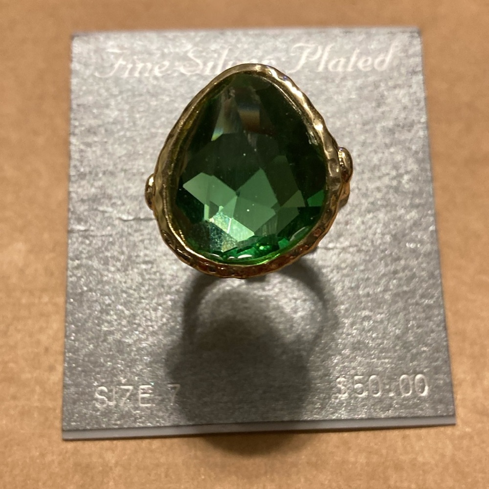 NWT fine silver plated ring, green stone